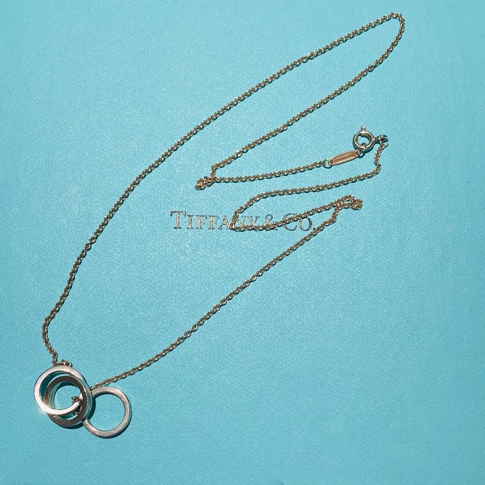 Tiffany & Co. Silver Interlocking Circles Necklace ~ Authentic - Picture 3 of 11